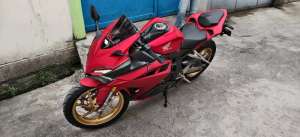 Jual bekas cbr 250rr surat lengkap no minus km 13rb siap gas,lokasi di Kosambi