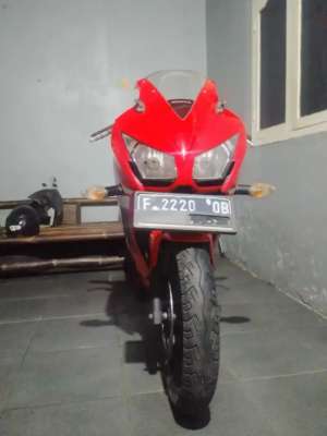 Jual bekas CBR150R 2015 LOKAL K45,lokasi di Bogor Kab.