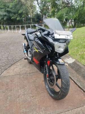 Jual bekas CBR150R FI Build Up Thailand,lokasi di Tangerang Selatan Kota
