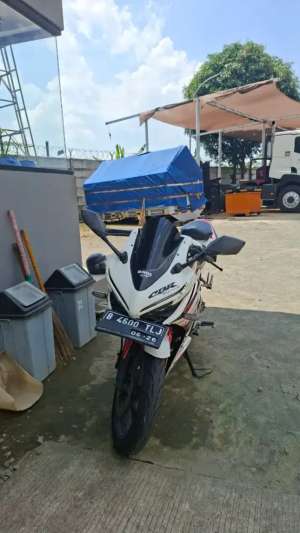 Jual bekas CBR150R tahun 2016,lokasi di Bekasi Kota