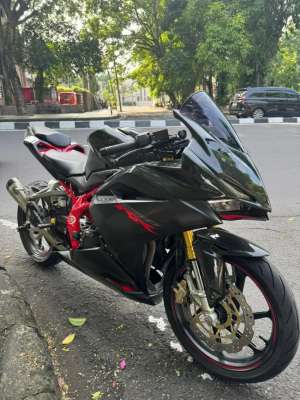 Jual bekas Cbr250rr Black Doff th 2019,lokasi di Surabaya Kota