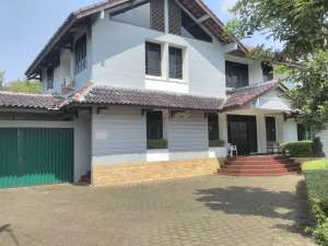 Ceger Raya Bintaro Jurang Mangu Rumah Hitung tanah lokasi di Tangerang Kota, tersedia melalui melalui situs Olx