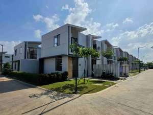 Cendana Essence TIPE HOEK by Lippo Karawaci SUPER STRATEGIS lokasi di Tangerang Kota, tersedia melalui melalui situs Olx