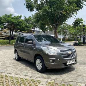 Jual bekas CHEVROLET SPIN 1.5 LTZ AT 2013,lokasi di Tangerang Kota