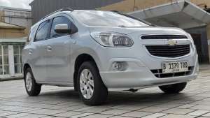 Jual bekas Chevrolet Spin LTZ AT 2013 LOW KM,lokasi di Tangerang Kota