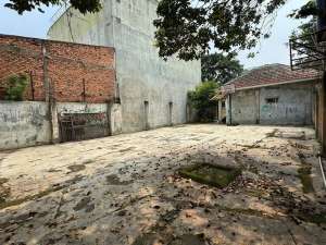 Cipondoh raya Hasyim ashari lus 2500 dekat bandara dan tol lokasi di Tangerang Kota, tersedia melalui melalui situs Olx