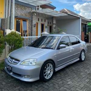 Jual bekas Civic 2004 VTi Facelift 1 MT,lokasi di Sukoharjo Kab.