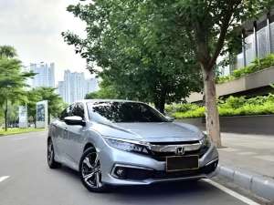 Jual bekas Civic Rs Turbo Sedan 2020 Silver km rendah pribadi Cash,lokasi di Jakarta Barat