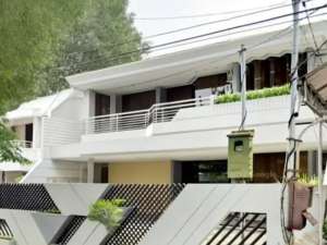 COCOK UNTUK CAFERESTOKANTORBANKDLL Rumah jl Embong Kenongo Hadap Jalan Raya lokasi di Surabaya Kota, tersedia melalui melalui situs Olx