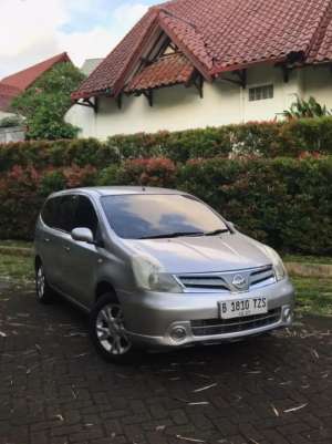 Jual bekas Credit SyariahCash Low KM Grand Livina SV AT 2012 Improvement Akhir,lokasi di Depok Kota