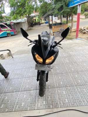 Jual bekas D jual honda CBR 150 R tahun 2014,lokasi di Banda Aceh Kota