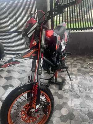 Jual bekas D-Tracker 2016 orange,lokasi di Medan Kota