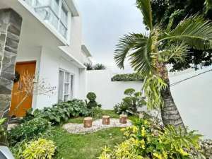 DA05 Rumah Mewah 240 m2 Lokasi Bagus Rawamangun Jakarta Timur lokasi di Jakarta Timur, tersedia melalui melalui situs Olx