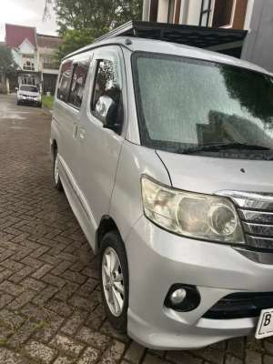 Jual bekas Daihatsu Luxio 2014 Bensin,lokasi di Tangerang Kota