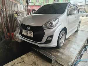 Jual bekas Daihatsu new sirion rs mt th 2017,lokasi di Jakarta Selatan
