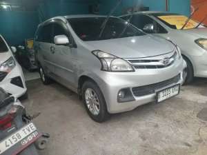 Jual bekas Daihatsu new Xenia R dlx mt th 2014,lokasi di Bekasi Kota