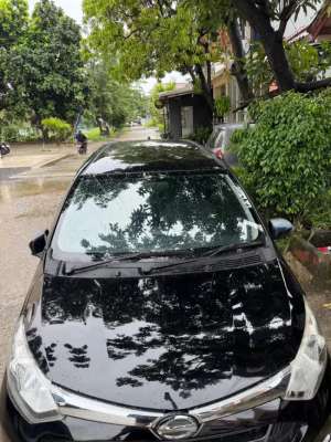 Jual bekas Daihatsu Sigra R 1.2 MT 2018 Hitam,lokasi di Bekasi Kab.