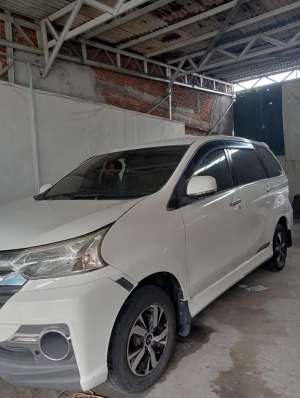 Jual bekas Daihatsu Xenia 2016 Bensin,lokasi di Surabaya Kota