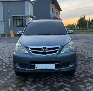 Jual bekas Daihatsu xenia xi 2010 matic abu metalik,lokasi di Gresik Kab.