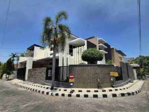 Darmo Permai Selatan SHM Luas314m2 lokasi di Surabaya Kota, tersedia melalui melalui situs Olx