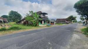 Dekat Bandara Adi Sucipto Tanah Jogja Di Jalan Utama Berbah Sleman lokasi di Sleman Kab., tersedia melalui melalui situs Olx