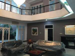 Dharmahusada Indah Timur Galaxy Mal lokasi di Surabaya Kota, tersedia melalui melalui situs Olx