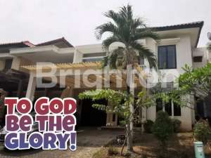 Dharmahusada Regency 1,5 Lantai Full Furnish One Gate lokasi di Surabaya Kota, tersedia melalui melalui situs Olx