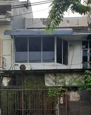 Di Jual Bangunan Tua Hitung Tanah Pluit Mas Ukuran 6 x 22 lokasi di Jakarta Utara, tersedia melalui melalui situs Olx