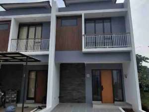 Di Jual cepat Rumah 2 lantai dekat living plaza Pamulang Tangsel lokasi di Tangerang Selatan Kota, tersedia melalui melalui situs Olx