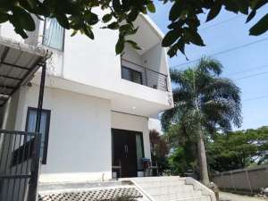 Di jual cepat rumah 2 lantai siap huni di Cluster Pesona Alam Serua lokasi di Tangerang Selatan Kota, tersedia melalui melalui situs Olx