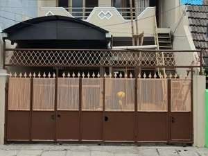 Di Jual Dan Sewakan Rumah 2 lantai di Jl. Cempaka Putih Raya lokasi di Jakarta Pusat, tersedia melalui melalui situs Olx