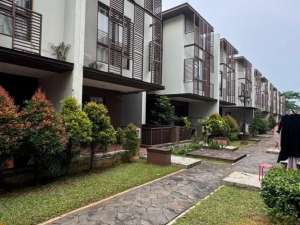 DI JUAL Greenwich Park Bsd Cluster Whelford RUMAH HOEK Semi furnished lokasi di Tangerang Kab., tersedia melalui melalui situs Olx