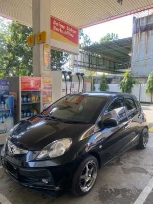 Jual bekas Di jual Honda Brio E MT 1.2 Tahun 2015 Warna Hitam,lokasi di Depok Kota
