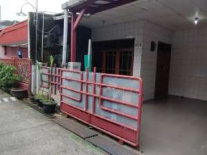 Di Jual Murah Rumah RAPIH TANPA PERLU RENOVdi Perumnas Depok 2 Tengah lokasi di Depok Kota, tersedia melalui melalui situs Olx