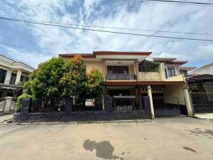 Di Jual Rumah 2 Lantai 31 Kamar Tidur di Pisangan Ciputat Tangsel lokasi di Tangerang Selatan Kota, tersedia melalui melalui situs Olx