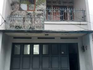 Di jual rumah 2Lantai di komplek bandung indah raya derwati kota bandung lokasi di Bandung Kota, tersedia melalui melalui situs Olx