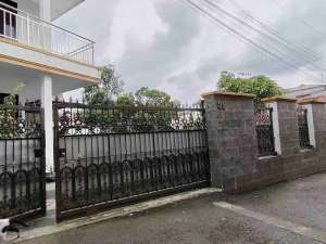 Di jual rumah bisa dijadikan kos kos an lokasi di Jakarta Selatan, tersedia melalui melalui situs Olx