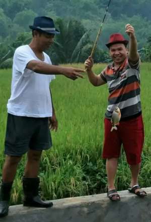 Di JUAL RUMAH Bonus sawah1500 M2 lokasi di Kuningan Kab., tersedia melalui melalui situs Olx