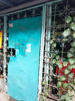 Di jual rumah daerah pusat kota lokasi di Petemon 1 no 19, tersedia melalui melalui situs Olx