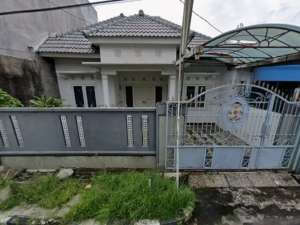DI JUAL RUMAH DARMO BARU BARAT MURAH HITUNG TANAH lokasi di Surabaya Kota, tersedia melalui melalui situs Olx