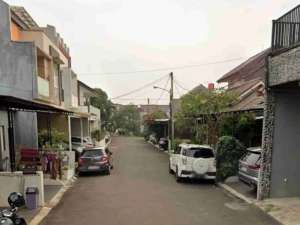 Di jual Rumah dekat Bintaro lokasi di Tangerang Selatan Kota, tersedia melalui melalui situs Olx