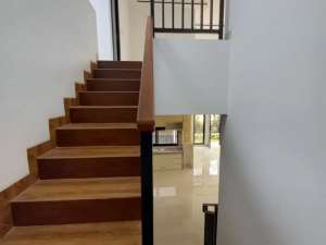 DI JUAL RUMAH DI KENCANA LOKA BSD lokasi di Tangerang Selatan Kota, tersedia melalui melalui situs Olx