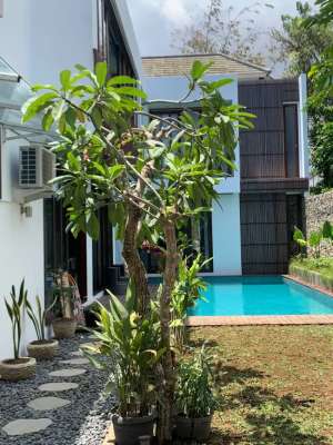 Di Jual Rumah Di Sanur Bali Dekat Pantai MertasariNego lokasi di Denpasar Kota, tersedia melalui melalui situs Olx