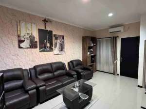 DI JUAL RUMAH LEBAK ARUM MODERN MINIMALIS FURNISHED lokasi di Surabaya Kota, tersedia melalui melalui situs Olx