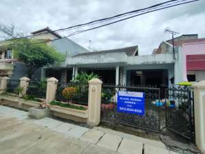 DI JUAL RUMAH MURAH LUAS TANAH 228 DI DELTA PEKAYON BEKASI SELATAN lokasi di Bekasi Kota, tersedia melalui melalui situs Olx