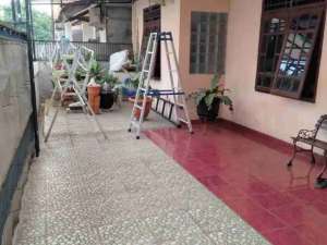 Di jual rumah secondary dengan tanah luas di auri tipar mekar sari cimanggis depok lokasi di Jakarta Timur, tersedia melalui melalui situs Olx