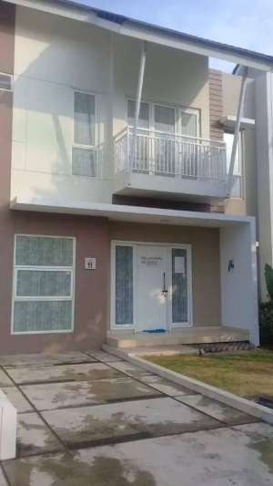 Di Jual Rumah siap huni depan Club House Summerecon diKarawang Barat lokasi di Karawang Kab., tersedia melalui melalui situs Olx