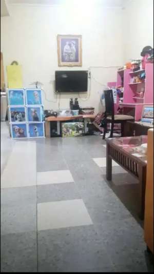 Di JUAL Rumah Strategis di Jakarta Selatan lokasi di Jakarta Selatan, tersedia melalui melalui situs Olx