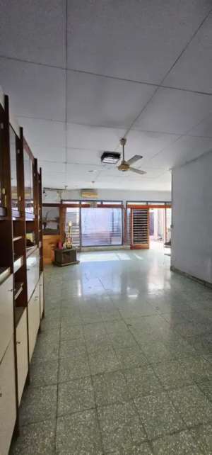 Di Jual Rumah Toko lokasi di Semarang Kota, tersedia melalui melalui situs Olx