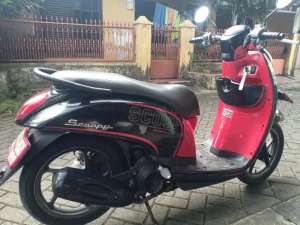 Jual bekas Di jual Scoopy tahun 2013 plat TangKot, edisi buat modal lebaran,lokasi di Tangerang Kota